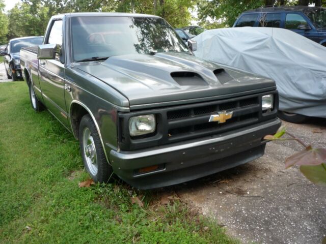 1982 Chevrolet S-10 truck - photo 2