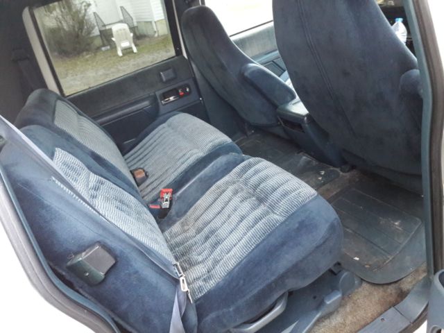 1994 Chevrolet Suburban - photo 10