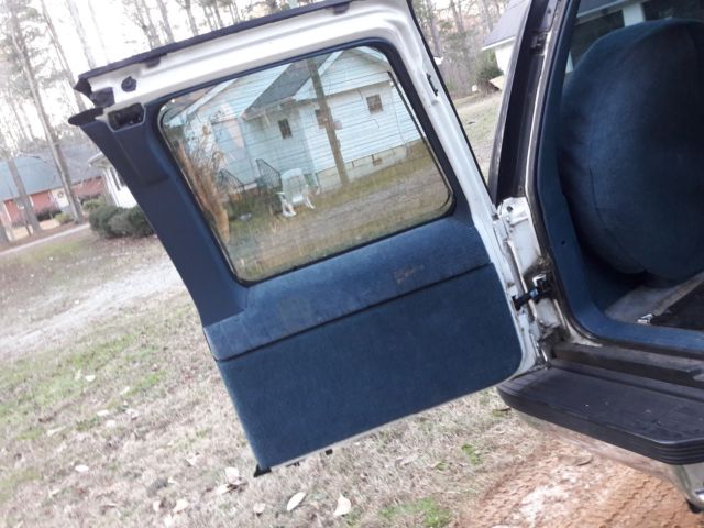 1994 Chevrolet Suburban - photo 12