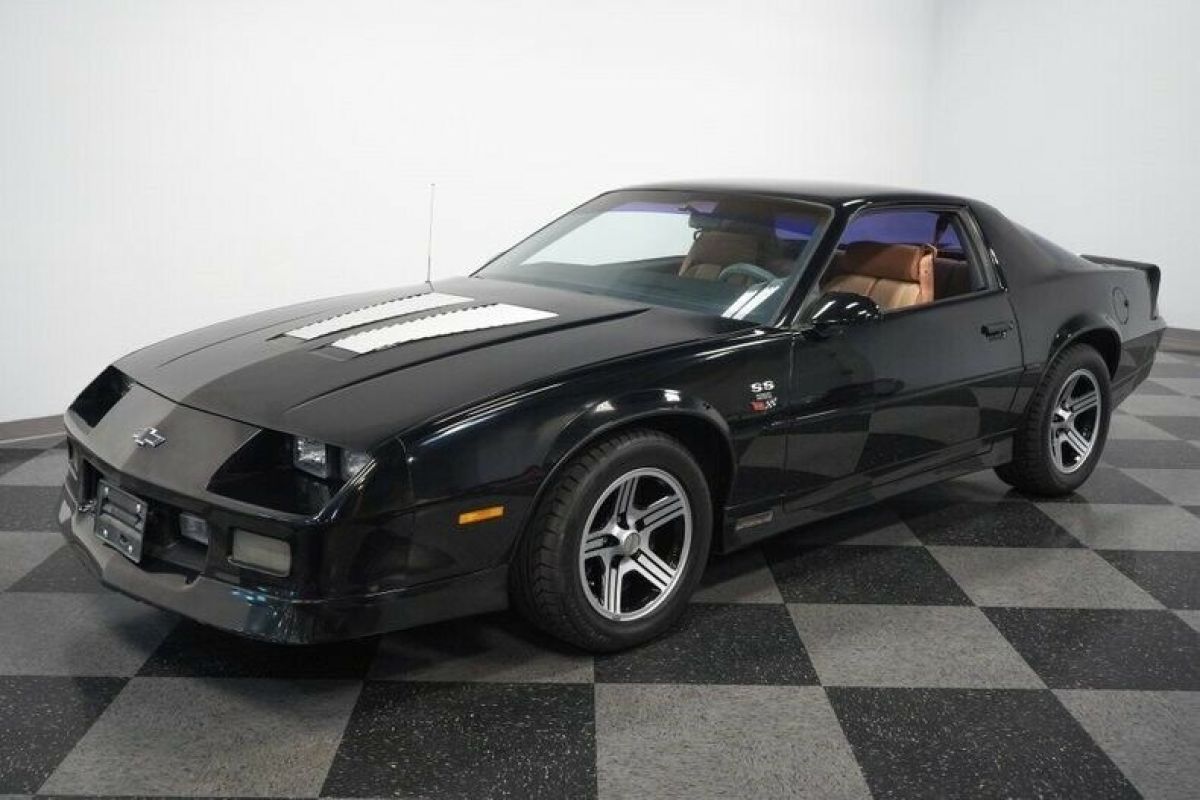 1988 Chevrolet Camaro IROC Z/28 - photo 6
