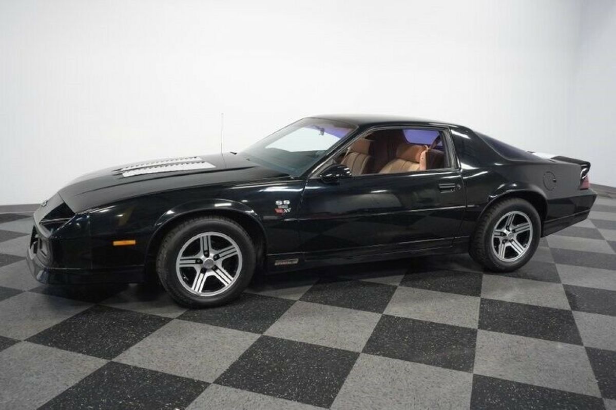 1988 Chevrolet Camaro IROC Z/28 - photo 7