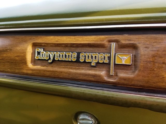 1973 Chevrolet C-10 SUPER CHEYENNE 454 BIG BLOCK WOOD BED C20 - photo 2