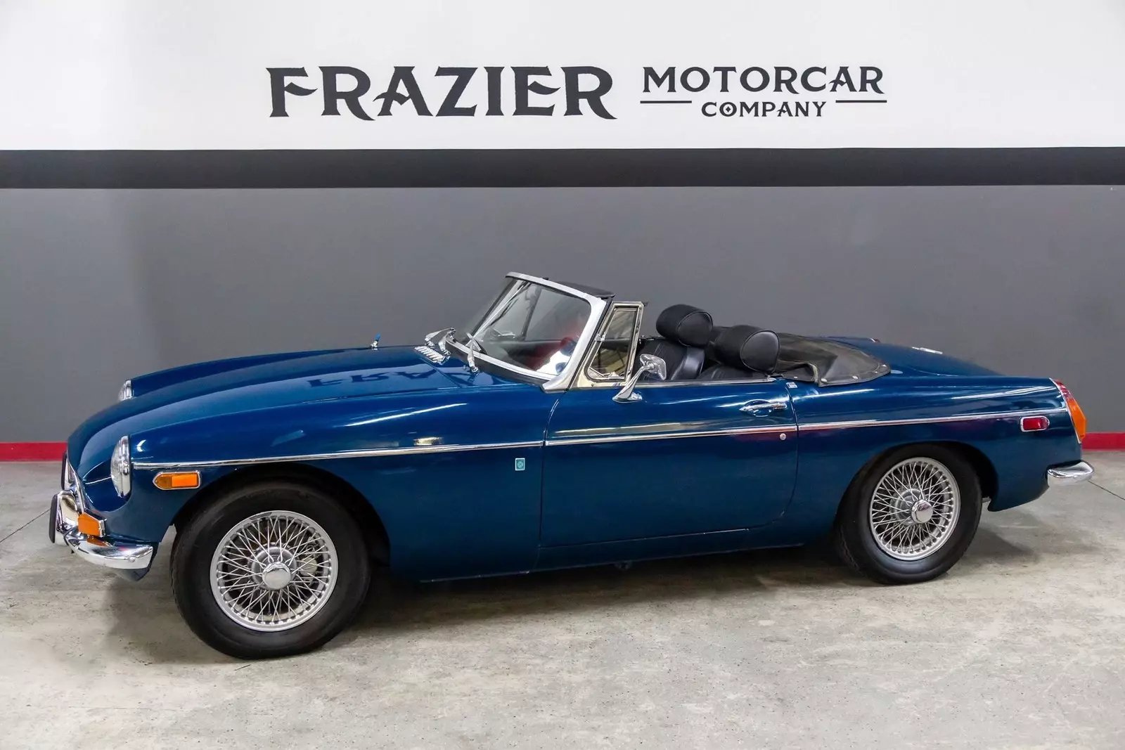 CHROME BUMPER / OVERDRIVE/ RESTORED/TOP TIER INTEGRITY BLUE/BLACK 1970 MG TOP TIER RESTORED MGB ROADSTER