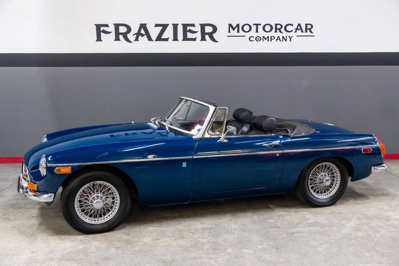1970 MG TOP TIER RESTORED MGB ROADSTER - photo 2