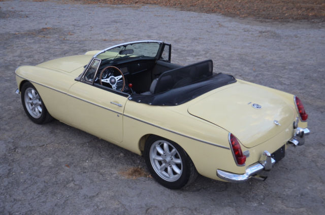1974 MG MGB - photo 3