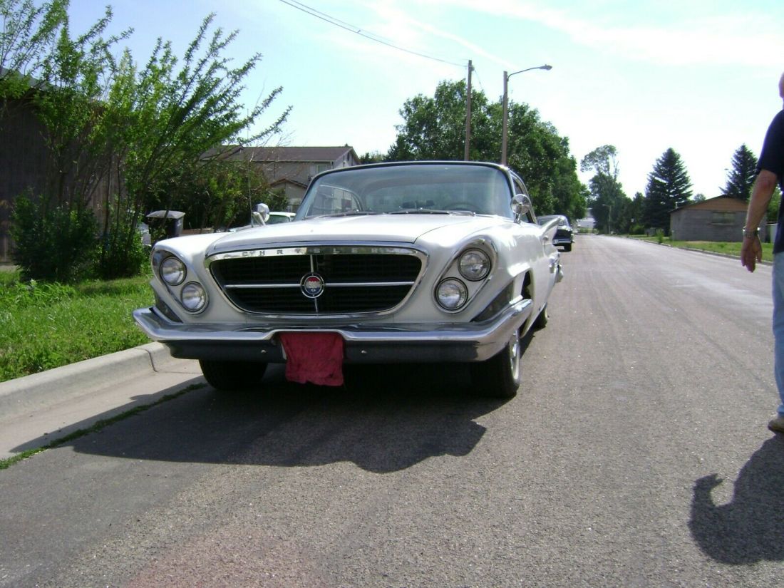 1961 Chrysler 300 Series - photo 2