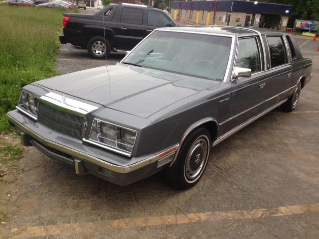 1984 Chrysler Executive - photo 2