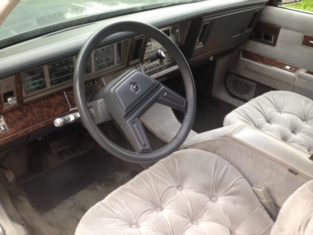1984 Chrysler Executive - photo 4