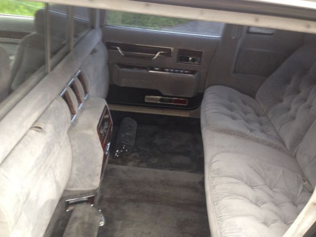 1984 Chrysler Executive - photo 5