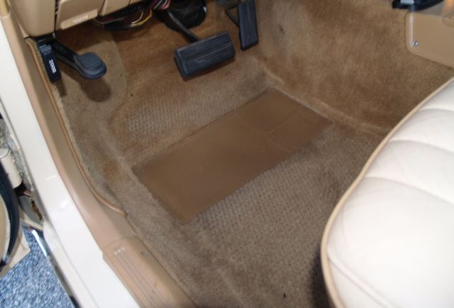1986 Chrysler LeBaron Mark Cross Edition - photo 10
