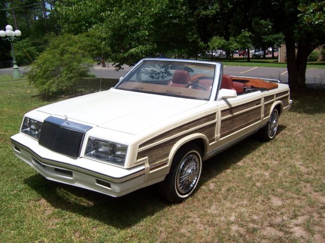 CHRYSLER LeBARON TOWN & COUNTRY CONVERTIBLE 1984 1984 Chrysler LeBaron Town Country