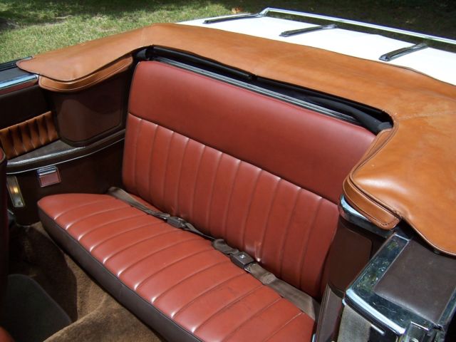 1984 Chrysler LeBaron Town Country - photo 10