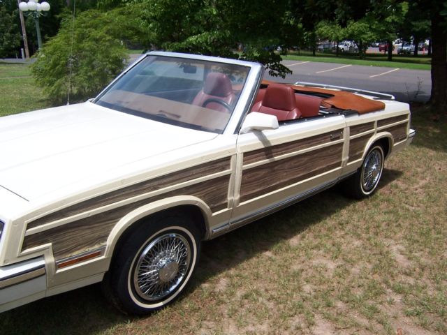 1984 Chrysler LeBaron Town Country - photo 6