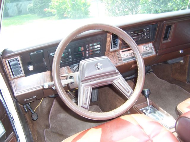 1984 Chrysler LeBaron Town Country - photo 8