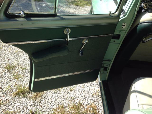 1951 Chrysler New Yorker Four Dood Sedan - photo 12