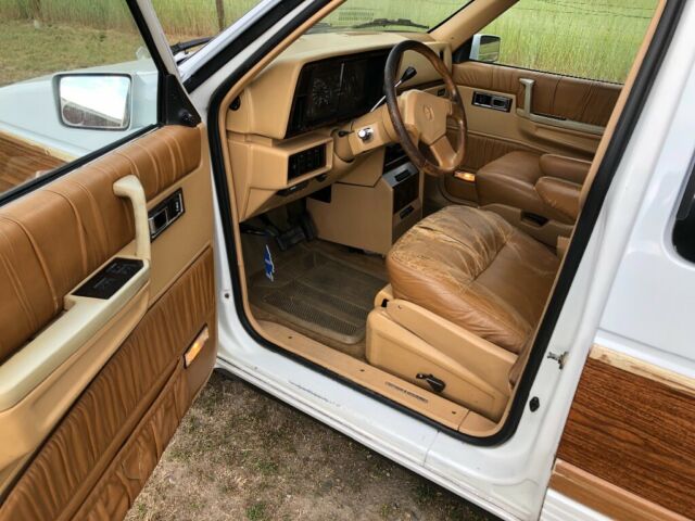 1990 Chrysler Other Town & Country - photo 5