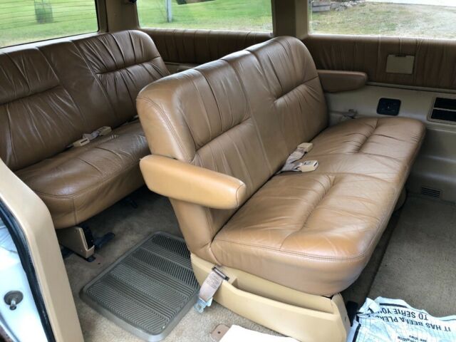 1990 Chrysler Other Town & Country - photo 9