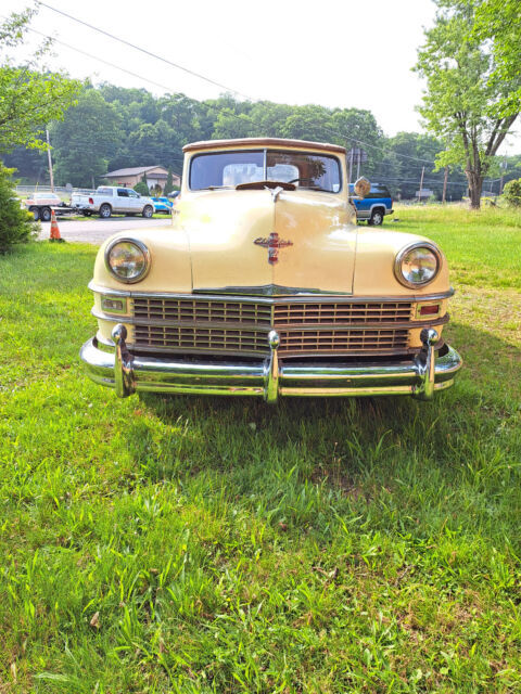 1947 Chrysler Town & Country Woody Convertible - photo 3