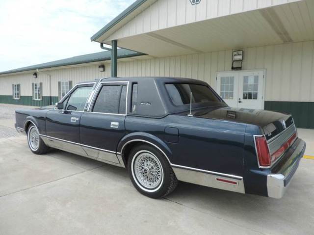 1989 Lincoln Town Car - photo 5