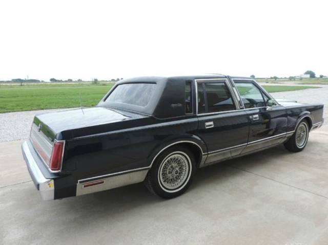 1989 Lincoln Town Car - photo 6