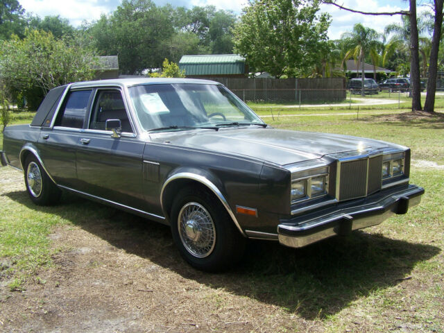 1983 CHRYSLER 5TH AVENUE NEW YORKER - photo 3