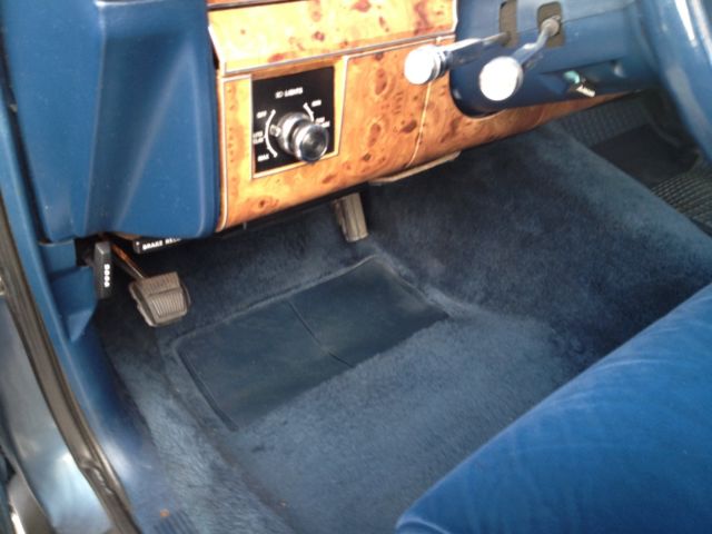 1986 Lincoln Town Car Signature Series - photo 10