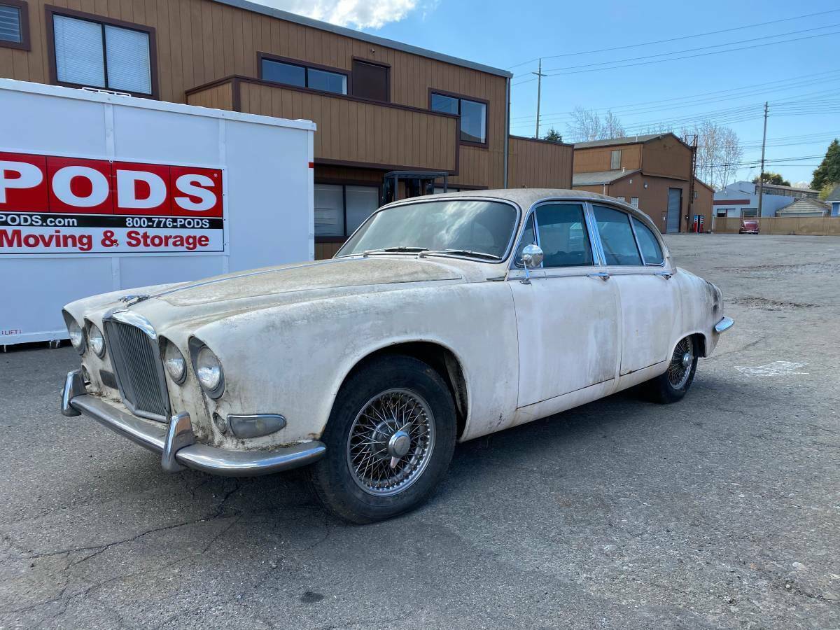 1967 Jaguar 420 - photo 2