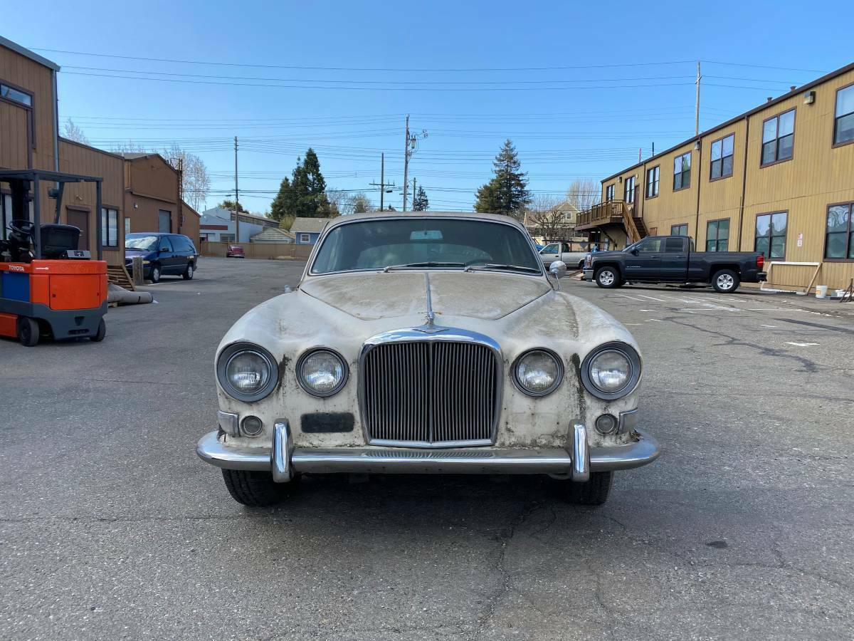1967 Jaguar 420 - photo 4