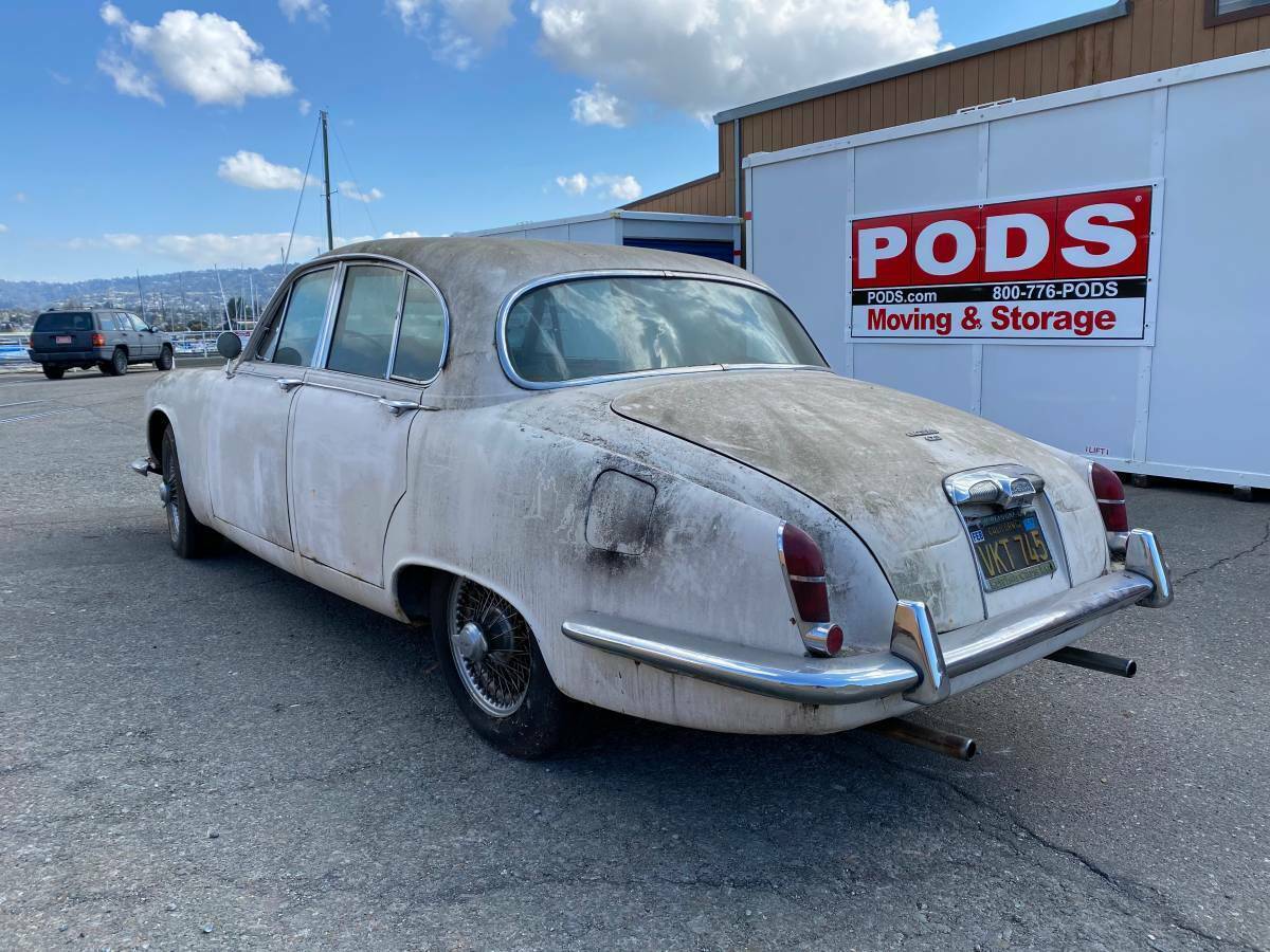 1967 Jaguar 420 - photo 6