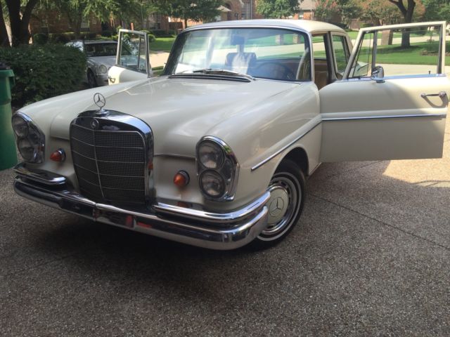 1967 Mercedes-Benz 200-Series - photo 2