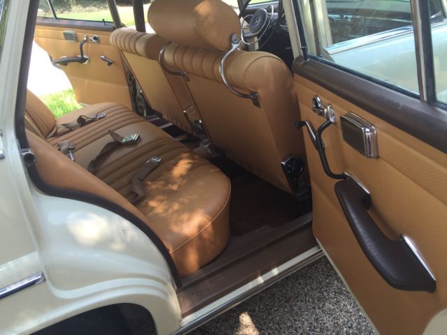 1967 Mercedes-Benz 200-Series - photo 6