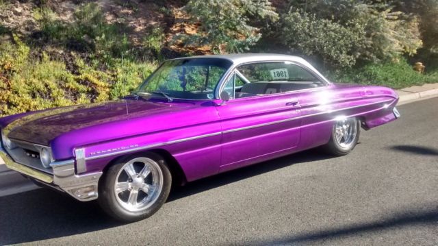 1961 Oldsmobile Eighty-Eight HOLIDAY COUPE