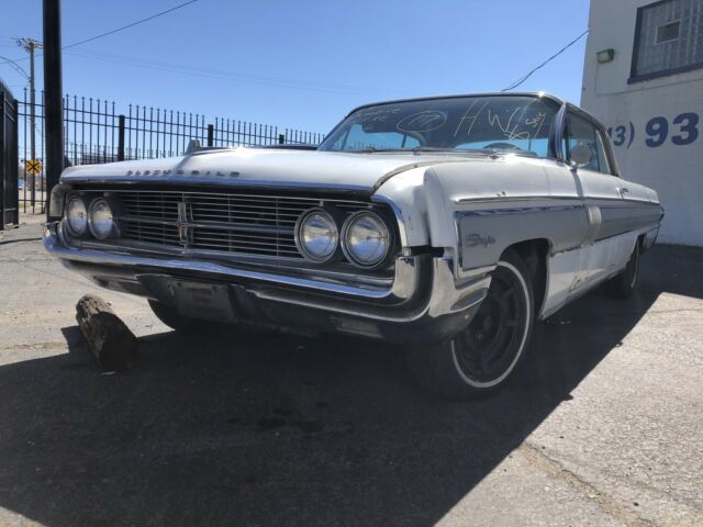 1962 Oldsmobile Starfire Coupe
