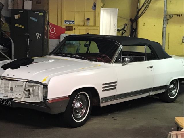 1964 Buick Wildcat covertible