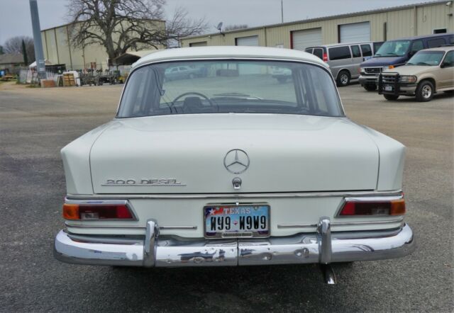 1966 Mercedes-Benz 200-Series Bakelite interior panels - photo 10