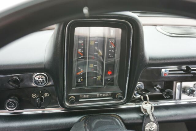 1966 Mercedes-Benz 200-Series Bakelite interior panels - photo 2