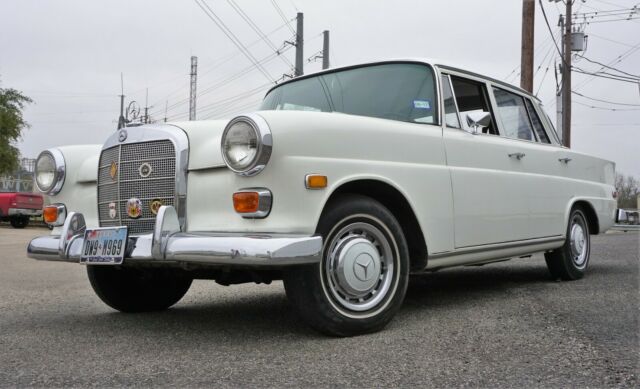 1966 Mercedes-Benz 200-Series Bakelite interior panels - photo 3