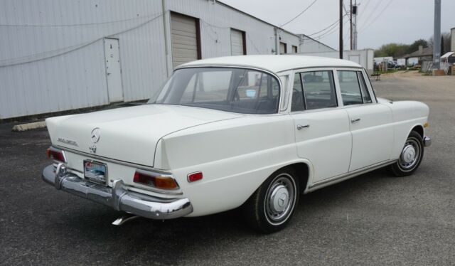1966 Mercedes-Benz 200-Series Bakelite interior panels - photo 6