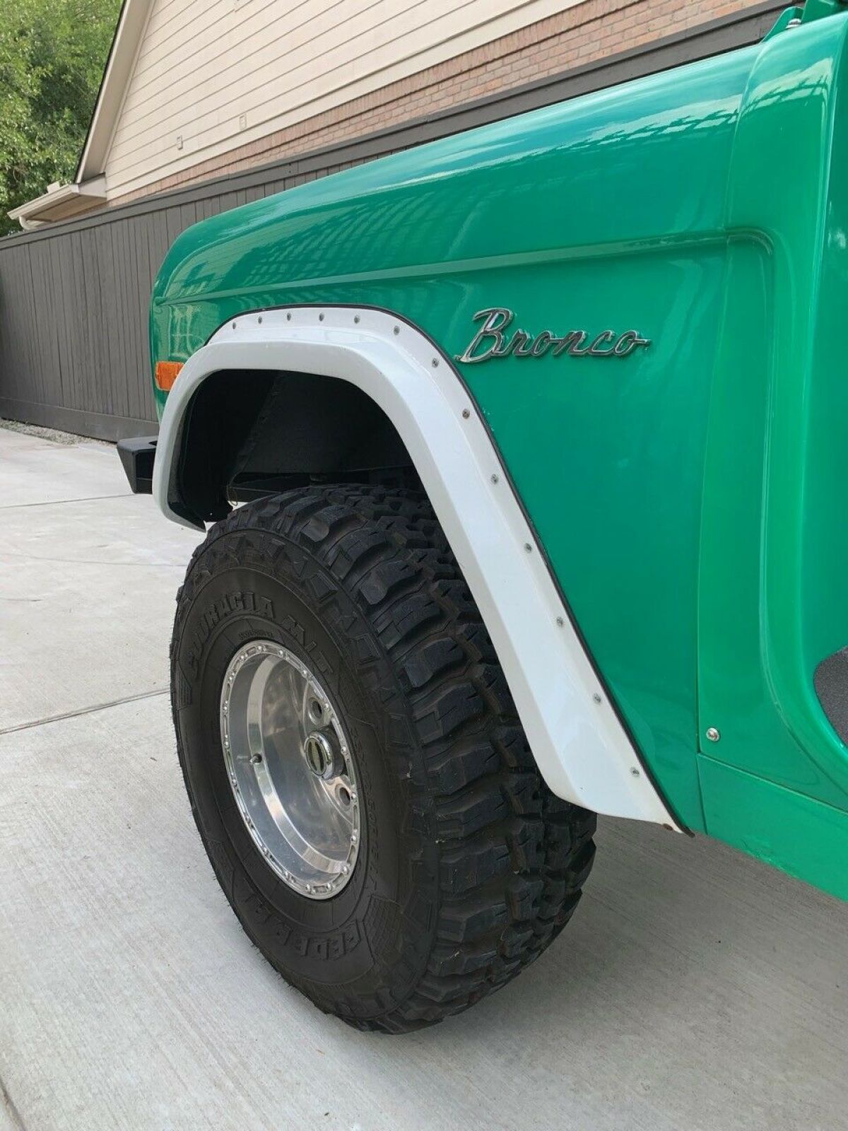 1970 Ford Bronco - photo 2