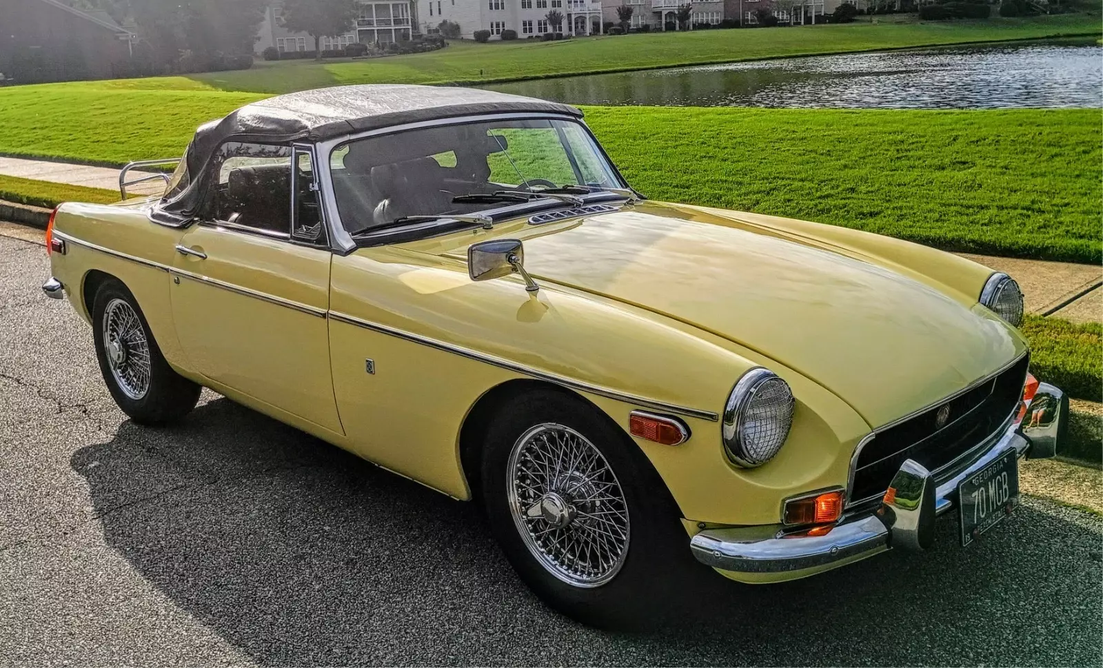 Classic 1970 MG B Roadster Convertible Light Yellow 1970 MG MGB