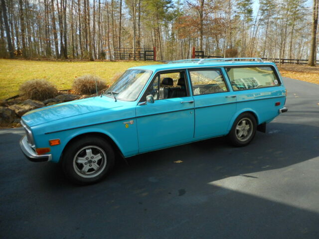 Classic 1971 Volvo 145 wagon, Fresh restoration, 4-speed (142, 122, 240) 1971 Volvo 145