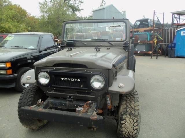 Classic 1977 Toyota Land Cruiser FJ40 Project Jeep - 89081 on the odometer 1977 Toyota Land Cruiser