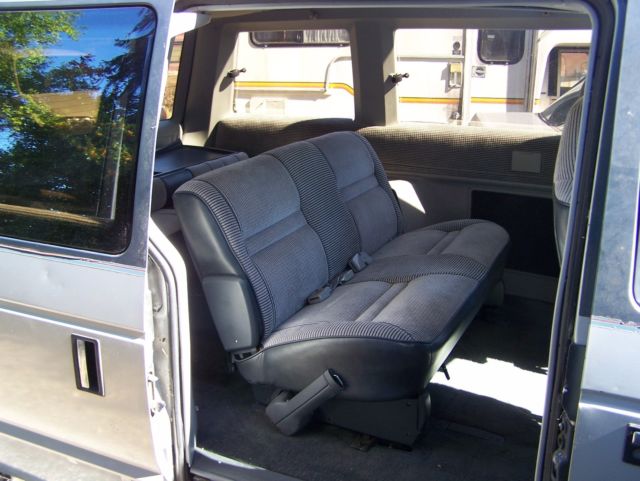 1984 Dodge Caravan - photo 3