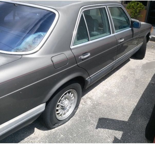 Classic 1985 Mercedes Benz 380SE 1985 Mercedes-Benz S-Class