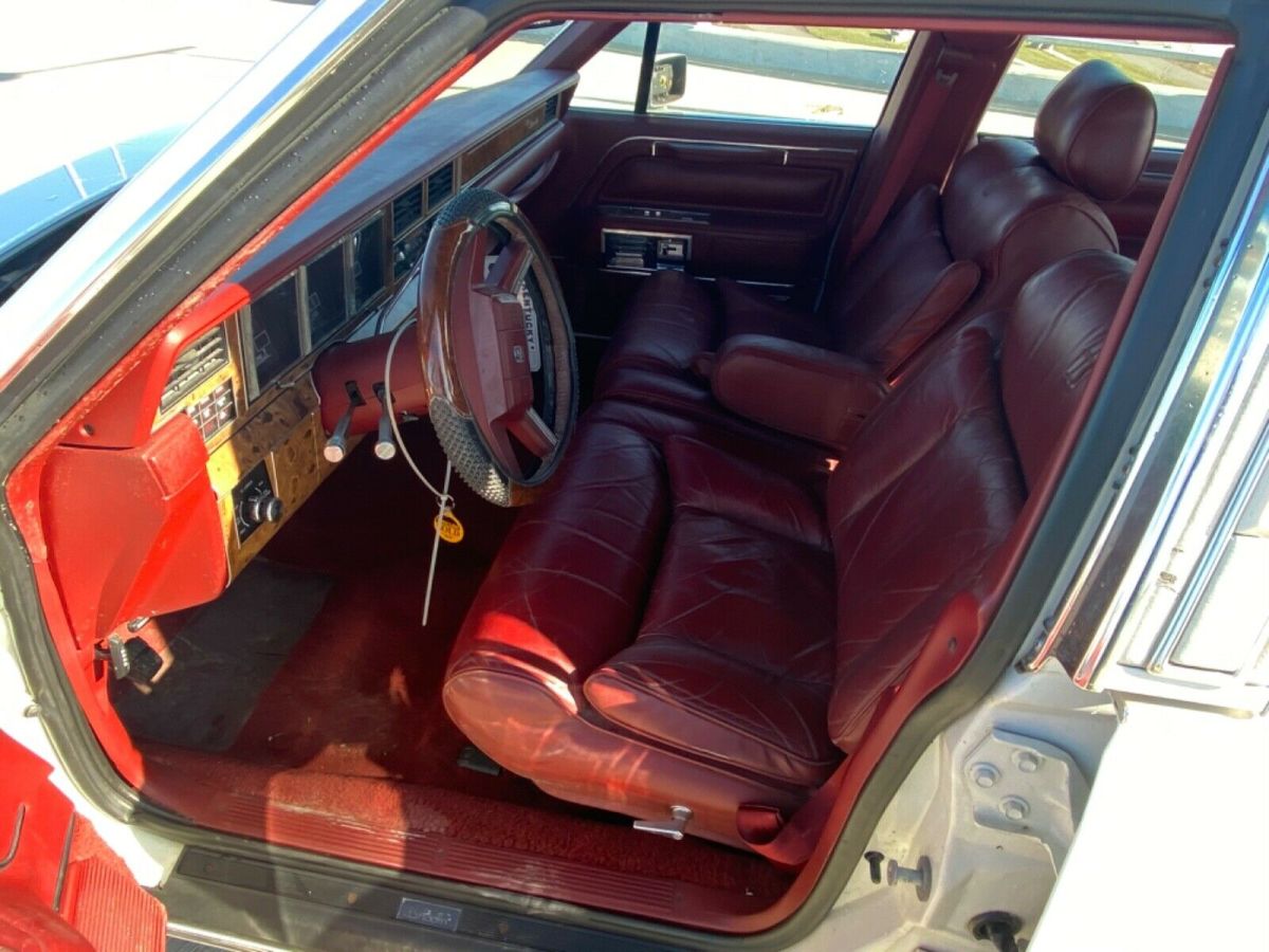 1986 Lincoln Town Car - photo 4