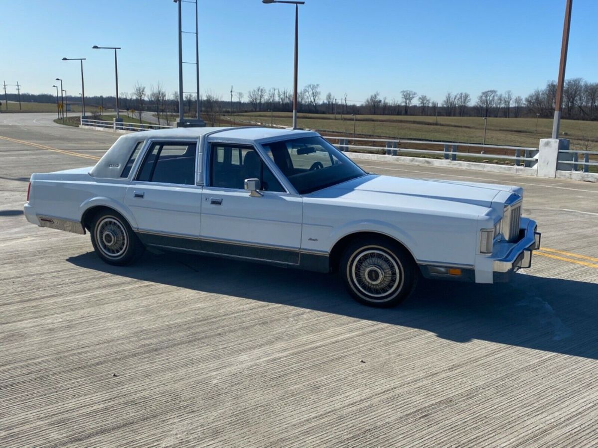 1986 Lincoln Town Car - photo 5