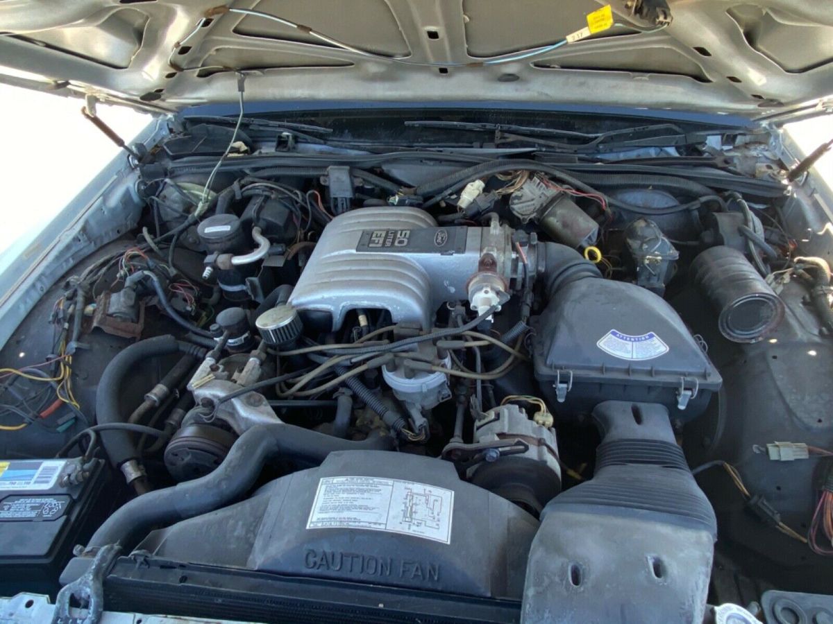 1986 Lincoln Town Car - photo 9