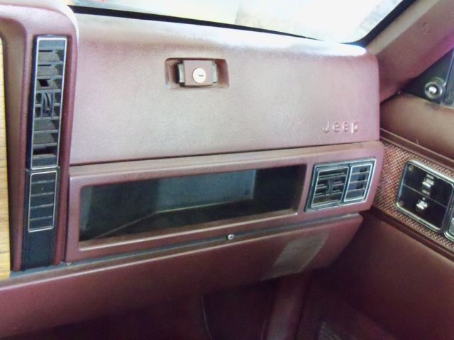 1987 Jeep Wagoneer 4 Dr - photo 8