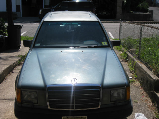 1987 Mercedes-Benz 300-Series