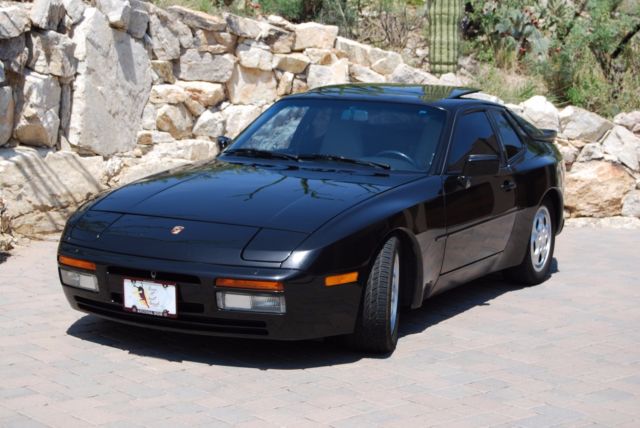 Classic 1987 Porsche 944 Turbo (951) 1987 Porsche 944 Turbo